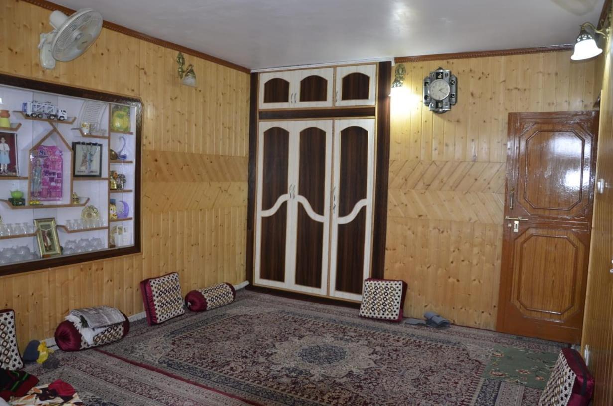 Mir Manzil Bed & Breakfast Srinagar  Bagian luar foto