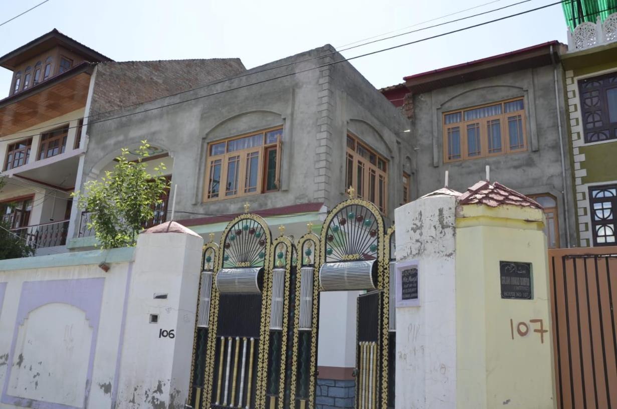 Mir Manzil Bed & Breakfast Srinagar  Bagian luar foto