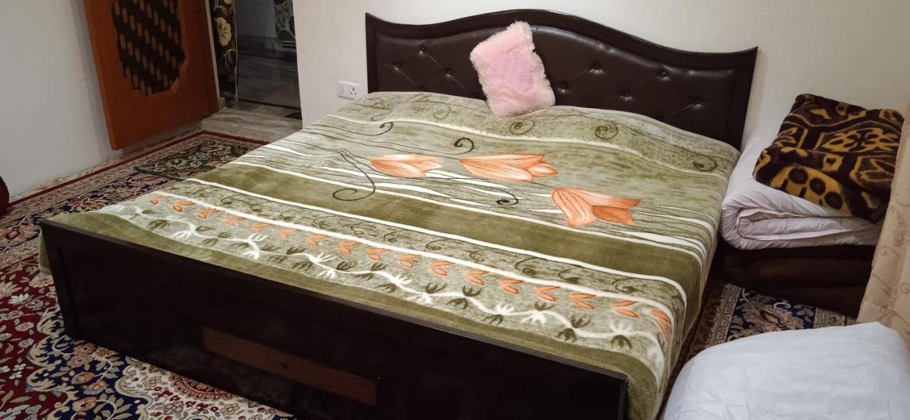 Mir Manzil Bed & Breakfast Srinagar  Bagian luar foto