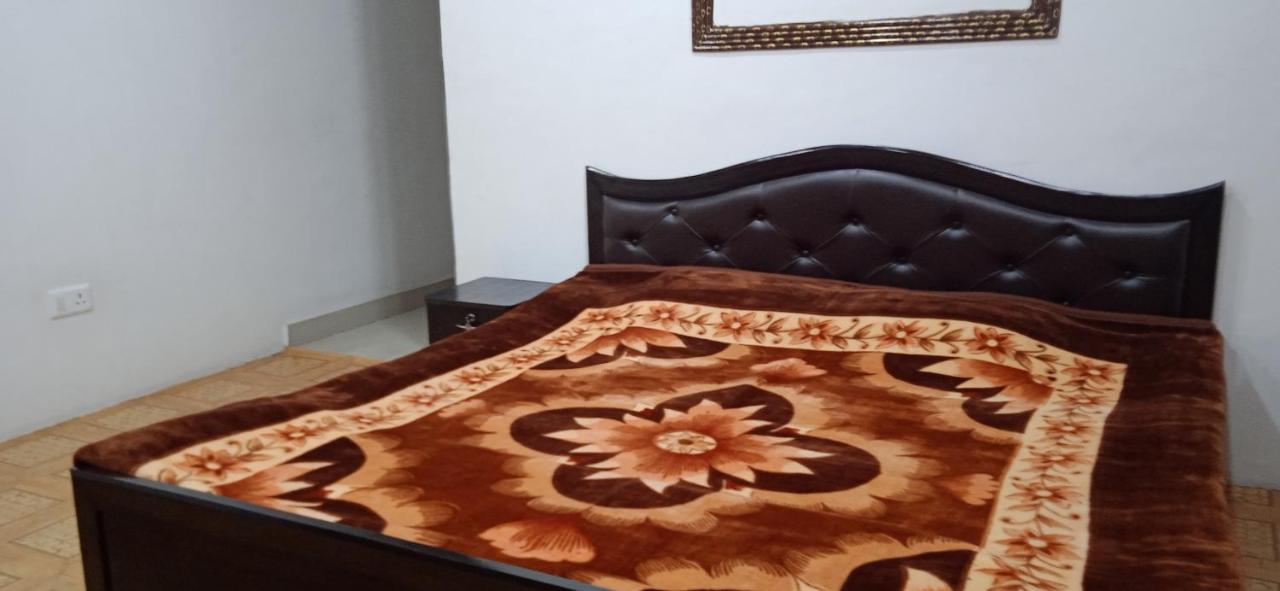 Mir Manzil Bed & Breakfast Srinagar  Bagian luar foto