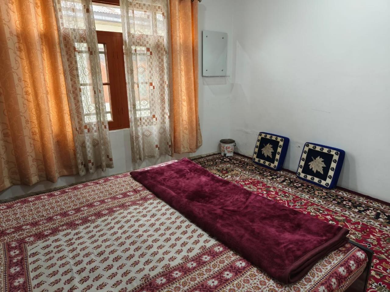 Mir Manzil Bed & Breakfast Srinagar  Bagian luar foto